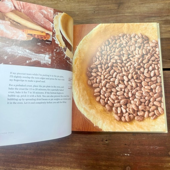 Vintage Pies Cookbook - Picture 4 of 12